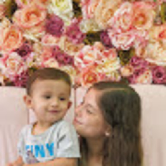 Meet your Posher, Paulina - Picture 1 of 1